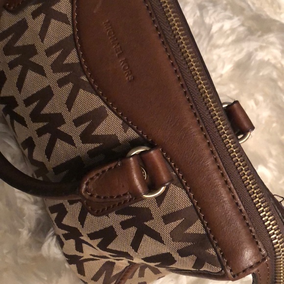 Handbag - Picture 2 of 6